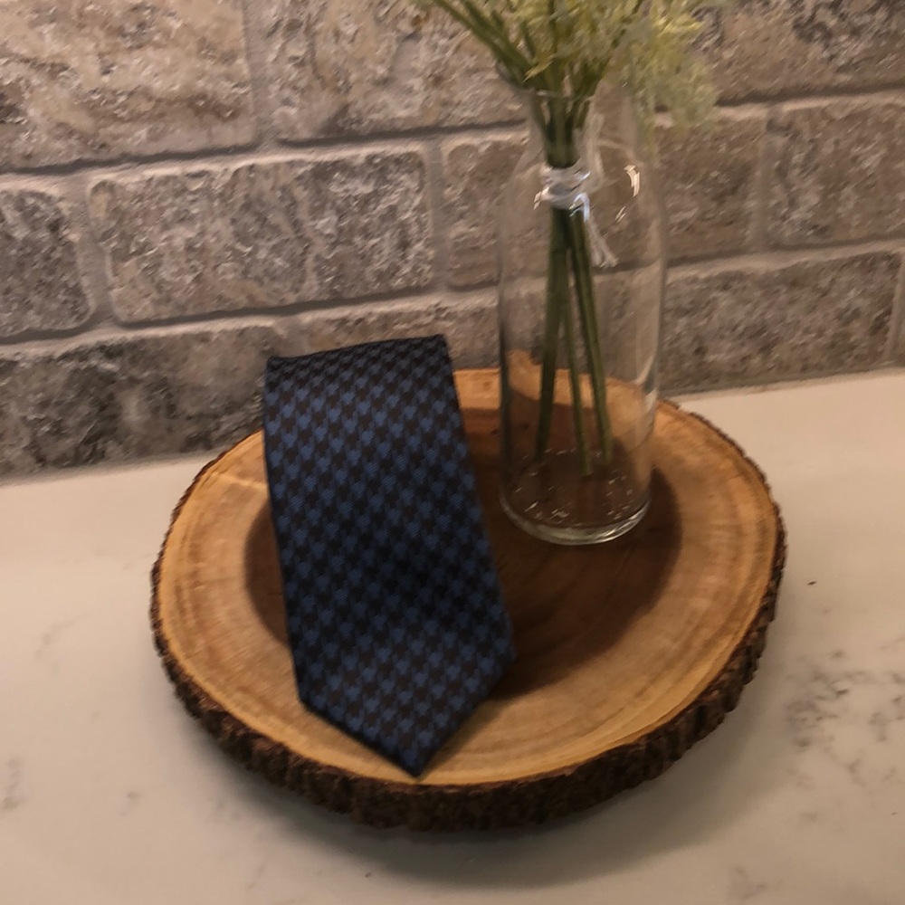 BUGATCHI ties - Picture 2 of 12